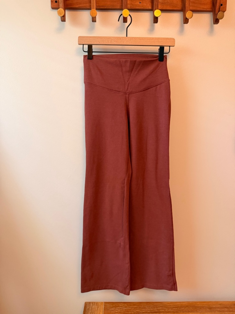Old Navy Active PowerChill Leggings Extra High-Rise, Slim Boot-Cut in Rust Color